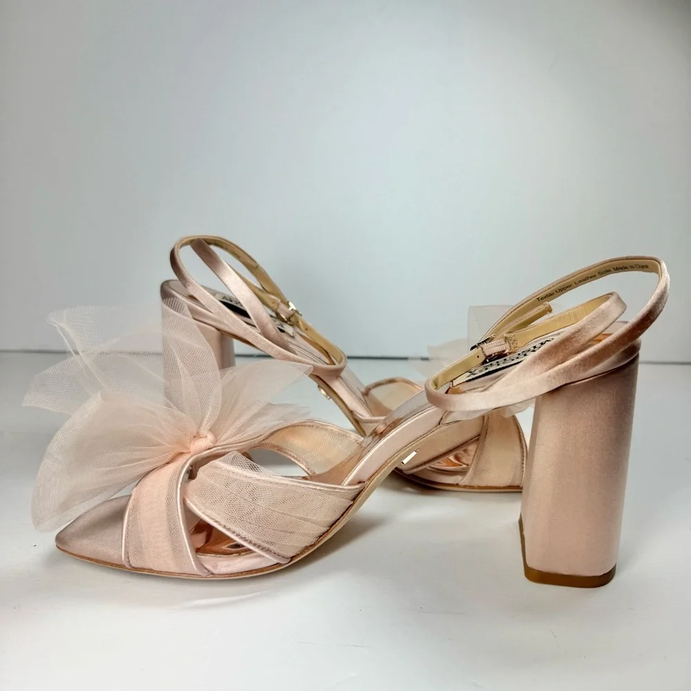 NIB Badgley Mischka Women's Tess Heeled Sandals‎ Size 9 Soft Blush Color
